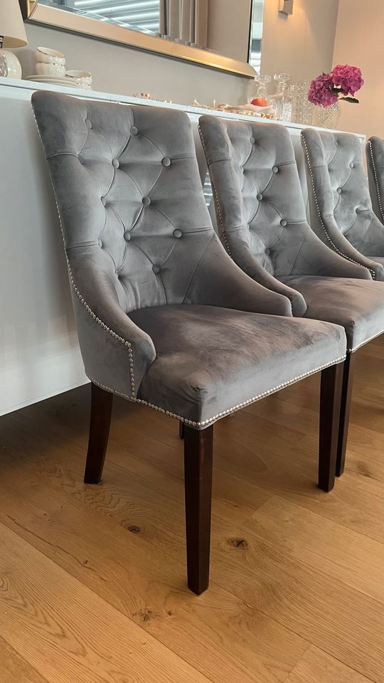 4 Polsterstühle Esszimmerstühle Stühle Samt grau Esszimmertisch in Baden-Baden