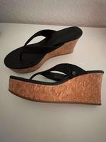 UGG Sandalen Natassia 38 Zehentrenner Kork Wedge Keilabsatz Düsseldorf - Oberkassel Vorschau