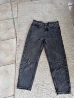Buggy-/Kargo-Jeans schwarz Gr. 36/28 von Pull&Bear----neuwertig Sachsen - Riesa Vorschau