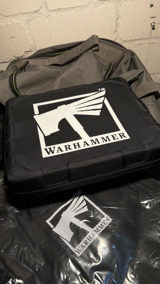 Warhammer Tasche und kleine Transportbox in Oberhausen