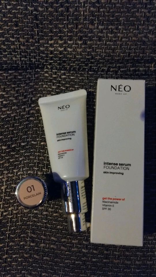 NEO Make Up intense serum foundation Porcelain + YR Highlighter in Schönwalde (Vorpommern)