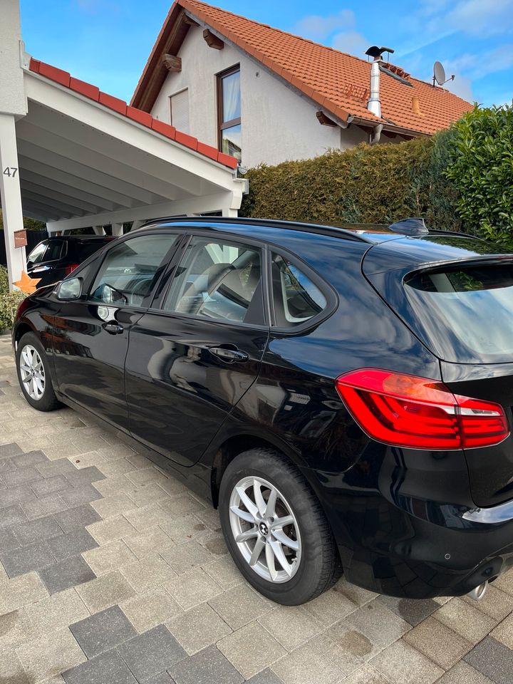 Verkaufe BMW 220i Active Tourer in Lenningen