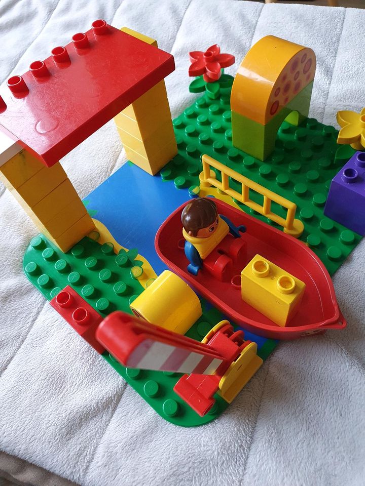 Lego Duplo Set Boot Platte mit Fluss Fisch Schranke Wasser Sommer in Ammersbek