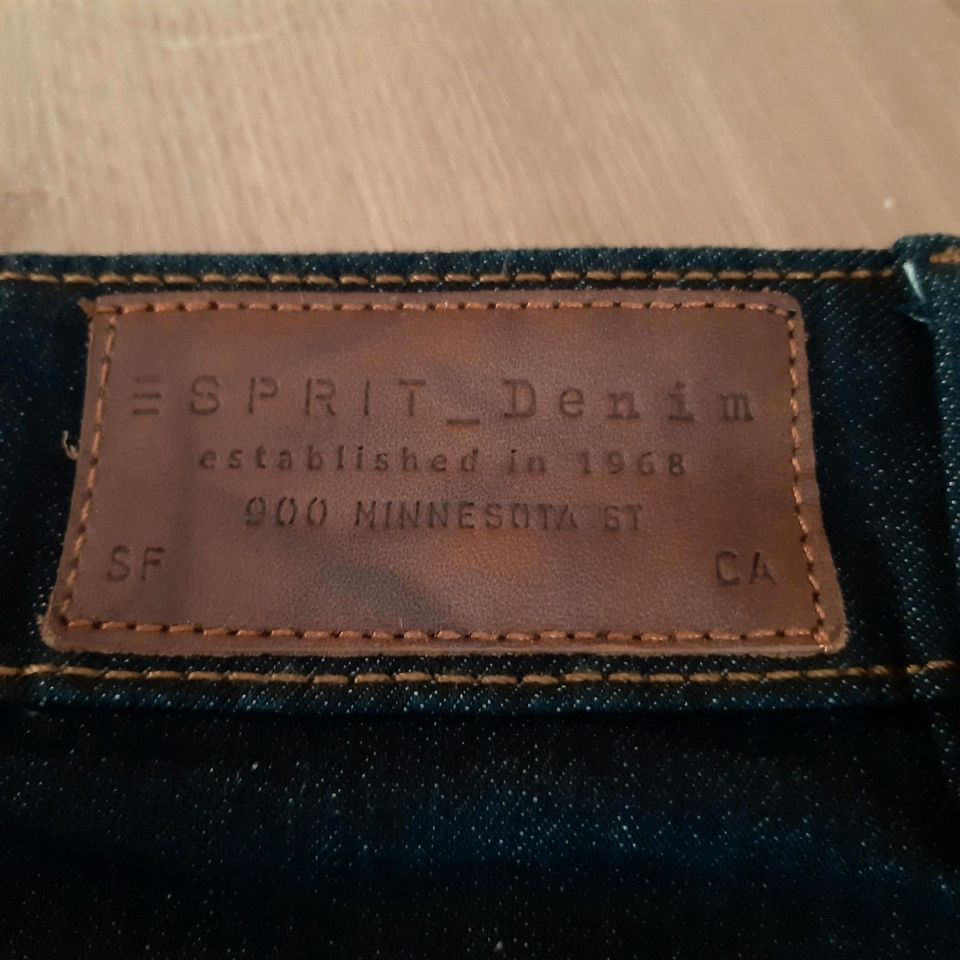 Esprit kurzer Jeansrock dunkelblau Weite 31  neu in Edewecht