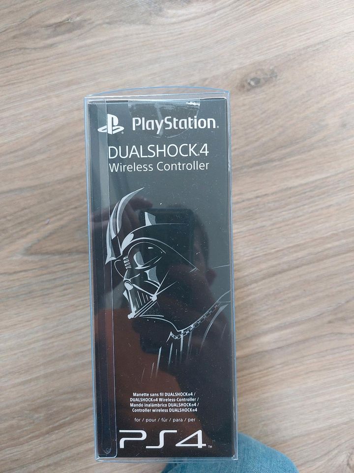 ps4 darth vader controller limited edition in Langenburg