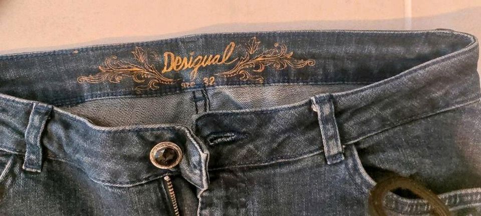 Desigual Jeanshosen size 32 in Bochum