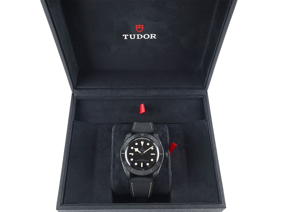 Tudor Black Bay Ceramic M79210CNU-0001 Full Set Occasion Neu in Chemnitz