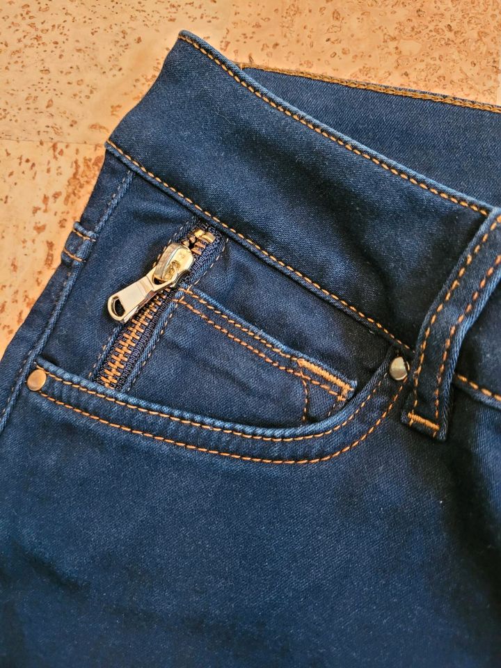 Mos Mosh Jeans dunkelblau, Größe 26, 7/8 Länge in Bremen