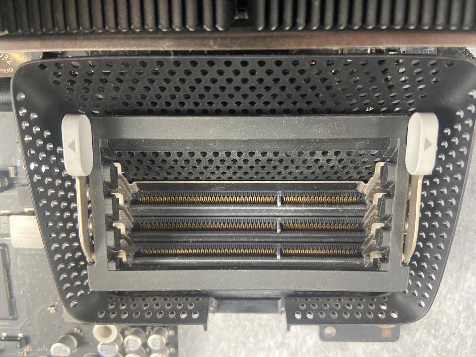 Apple iMac 27" 5K (Late 2015) Logic Board – Core i5 3,2 GHz + Rad in Hofheim am Taunus