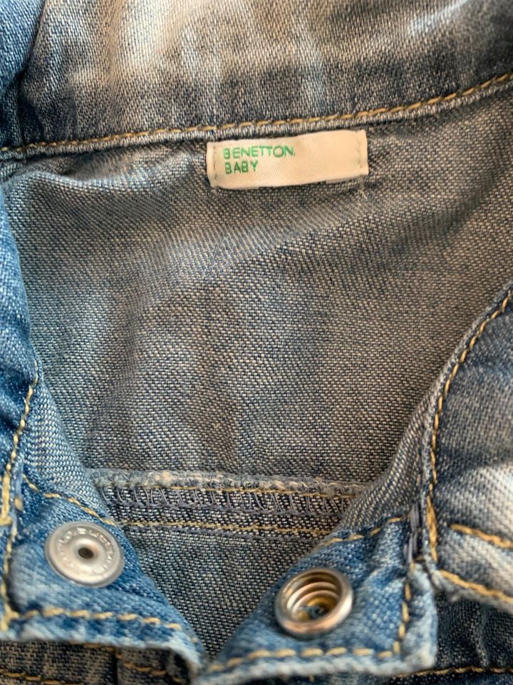 Benetton Jeansjacke Baby, Gr. 74- Ärmel aus Sweatstoff in Gelnhausen