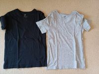 2 T-Shirts, H&M, Gr. 110/116, V-Ausschnitt, Basics Berlin - Biesdorf Vorschau