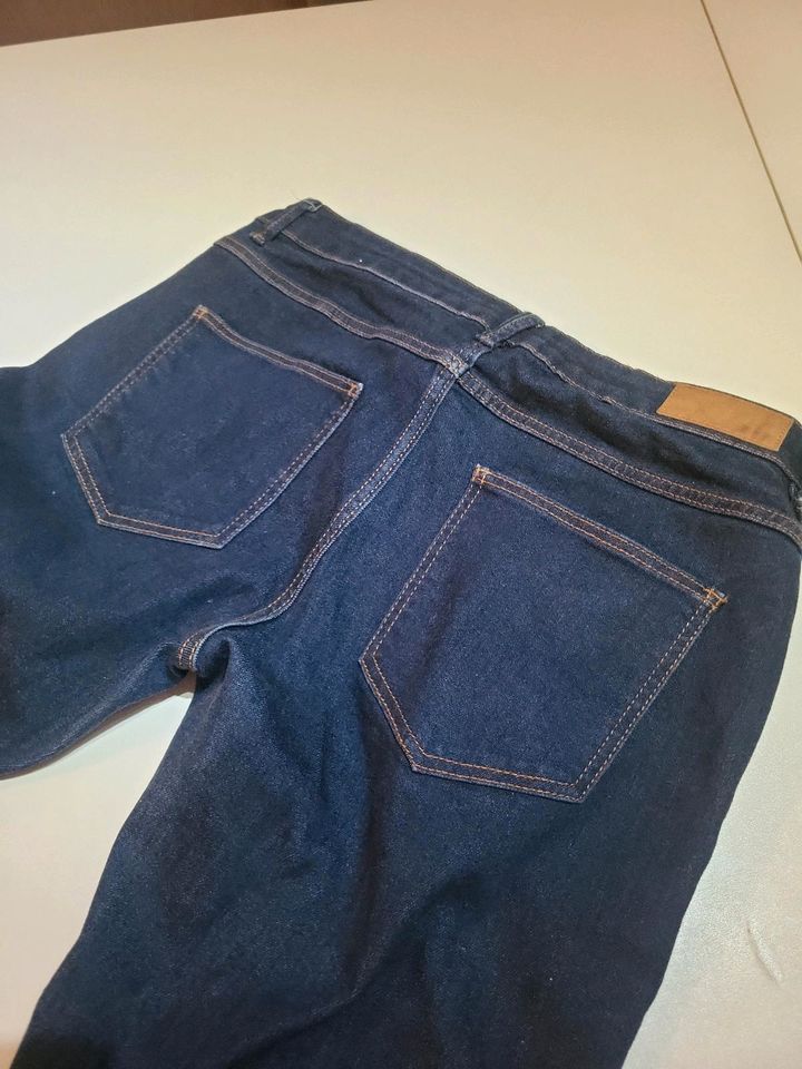 skinny jeans Gr. 40 dunkelblau wie neu in Bonn