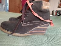 Stiefeletten mit Keilabsatz Nordrhein-Westfalen - Bünde Vorschau