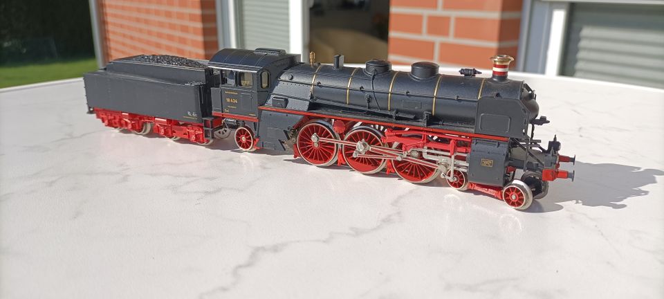 Verkaufe Modell E-Lok BR 18.4 von Märklin in Spur H0 in Twistringen