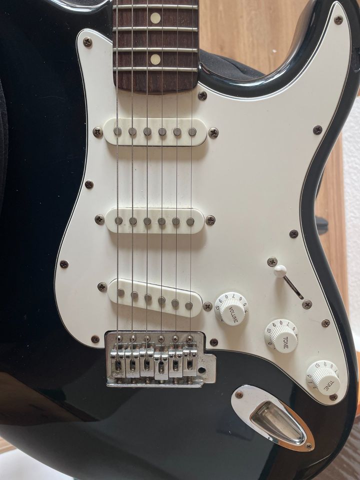 FENDER STRATOCASTER USA in Thiersheim