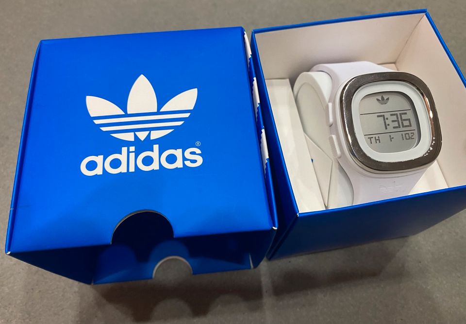 Adidas Denver Damen Armbanduhr Chronograph ADH3032 Neu Weis in  Rheinland-Pfalz - Ludwigshafen | eBay Kleinanzeigen ist jetzt Kleinanzeigen