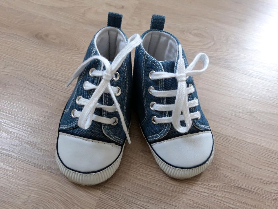 Schuhe Chucks Baby 18 in Schleusingen