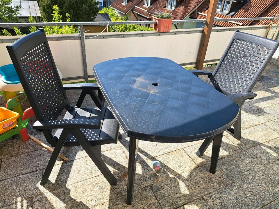 Gartenmöbel Tisch mit 4 Stühlen in Freyung