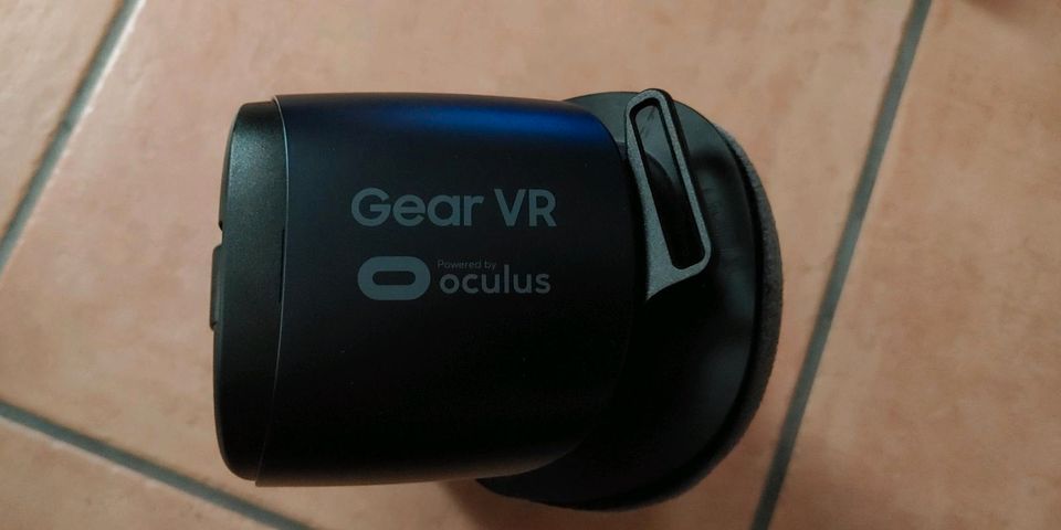 Samsung Gear VR + Samsung Gear VR Controller in Langenfeld