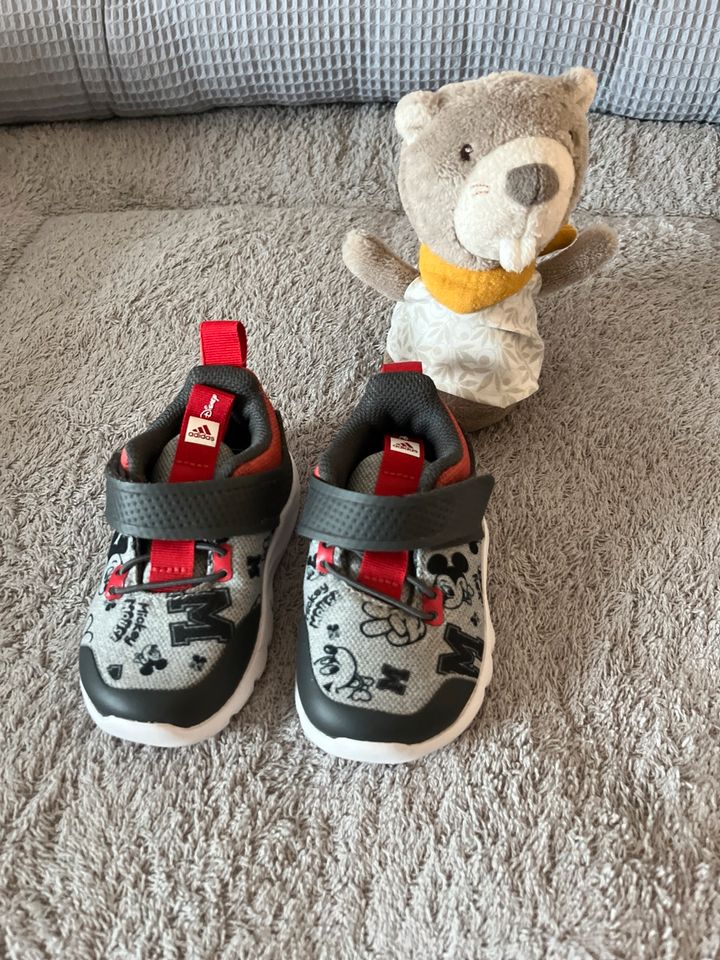 Adidas Schuhe Disney Micky Maus in Püttlingen