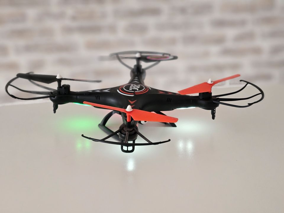 Medion Drohne mit Kamera in Vordorf