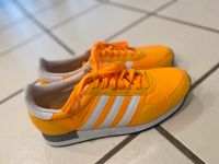 Adidas Turnschuhe orange Gr. 42 Nordrhein-Westfalen - Horn-Bad Meinberg Vorschau