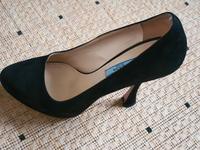 Prada pumps highheels schwarz Wildleder gr.38 Rheinland-Pfalz - Oberwesel Vorschau