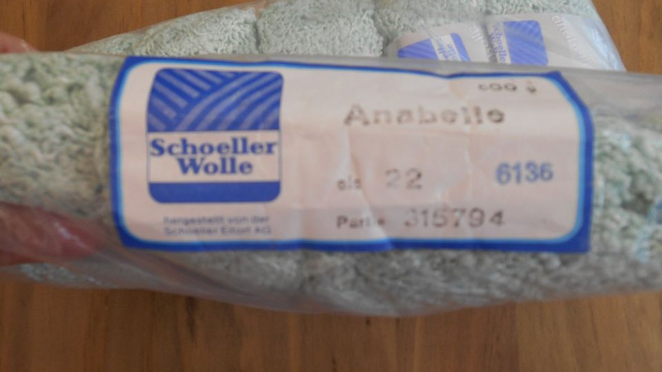 500 gr.  Wolle  Boucle Wolle Sommergarn  Pastellgrün in Ilsenburg (Harz)