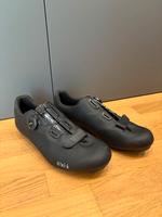 Fizik Tempo R5 Overcurve Rennrad Schuhe schwarz EU 43 US 9 3/4 München - Maxvorstadt Vorschau