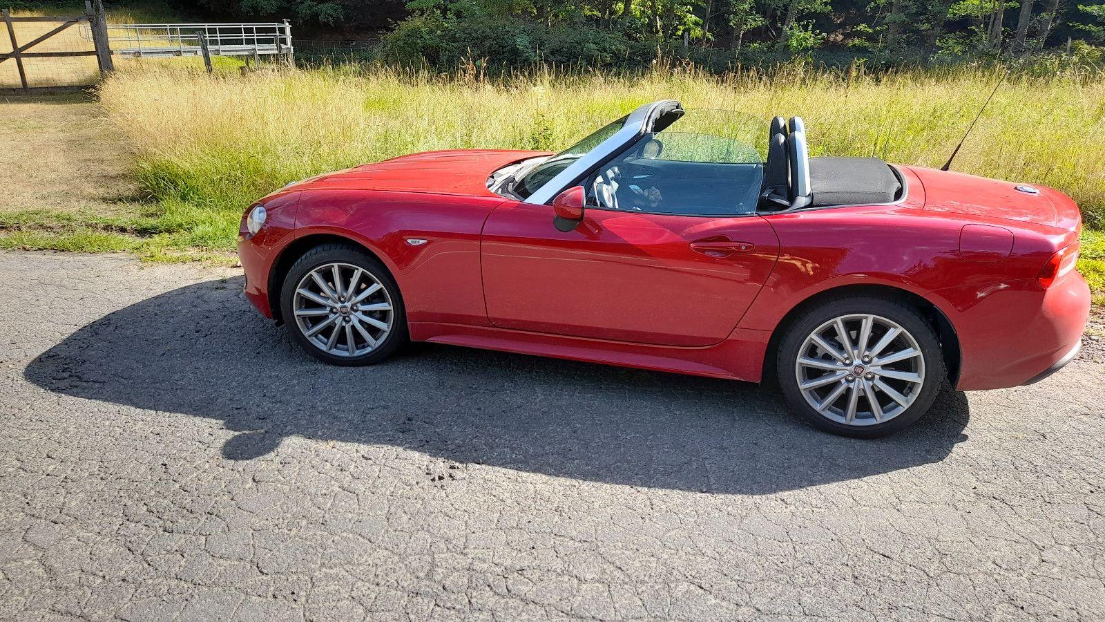 Abbildung des Autos Fiat 124 Spider