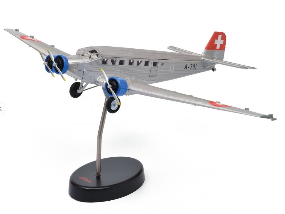 Schuco 403551901 - Junkers Ju 52/3m - Schweizer Luftwaffe. 1:72 in Steinheim