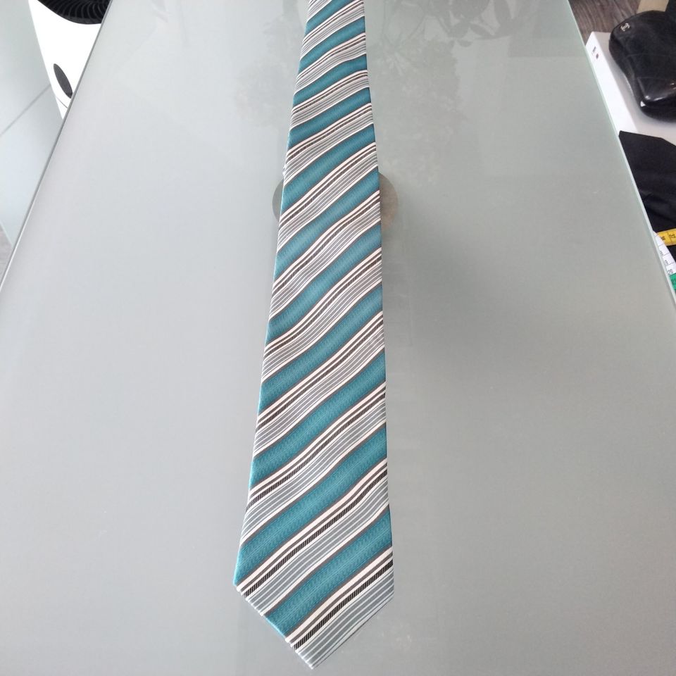 Krawatte, Seidenfalter, 70 mm, reine Seide, gebraucht in Bretten