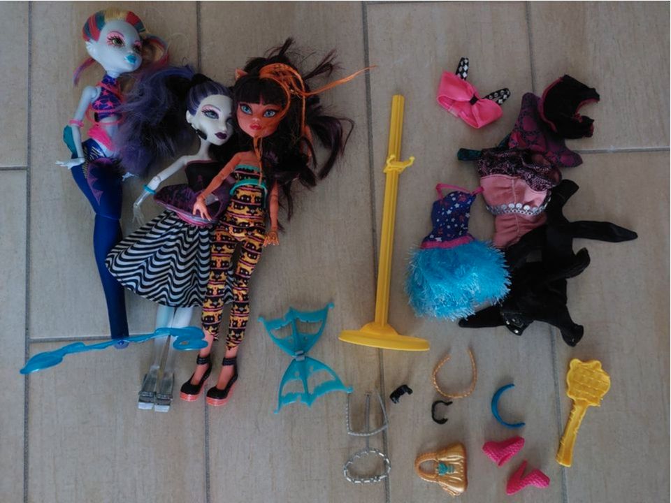 Monsterhigh Puppe Kleidung Paket Set Monster High in Brandenburg -  Ludwigsfelde | Barbie Spielzeug gebraucht kaufen | eBay Kleinanzeigen ist  jetzt Kleinanzeigen