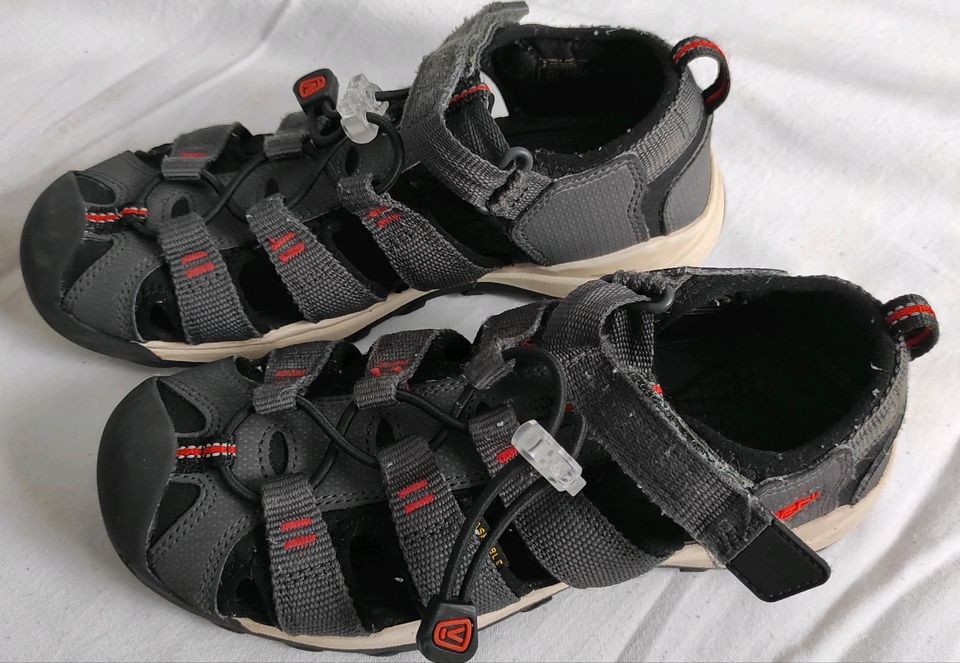 Keen Sandalen Gr 35 Outdoor Schuhe in Halle