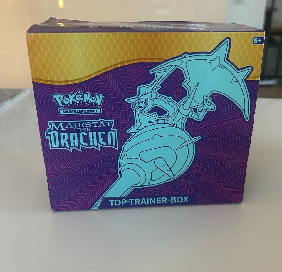 Pokemon Majestät der Drachen Box Top-Trainerbox GX 2018 in Köln