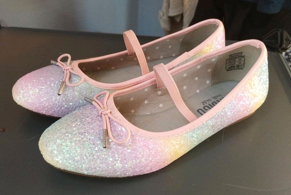 Tolle Glitzer Ballerinas Gr 35 Einmal getragen! in Leipzig