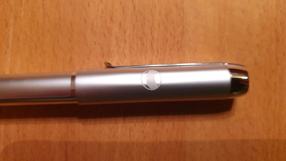 Pelikan Pura K 40 Kugelschreiber silber  mit dezentem Aufdruck in Leipzig