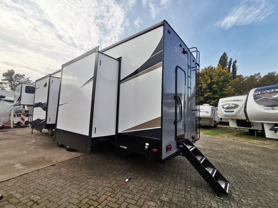 US Wohnwagen Wohnauflieger Tiny House 8 Personen Abverkauf ! in Lüneburg