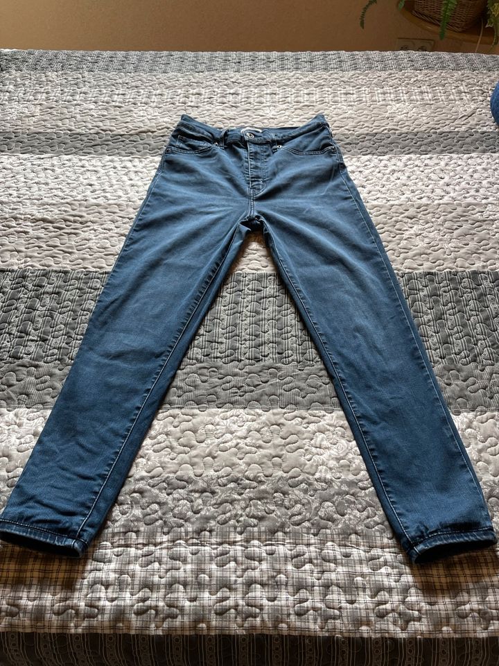 Levis Damen Jeans Größe 30 Highwaist in Brandenburg - Forst (Lausitz) |  eBay Kleinanzeigen ist jetzt Kleinanzeigen