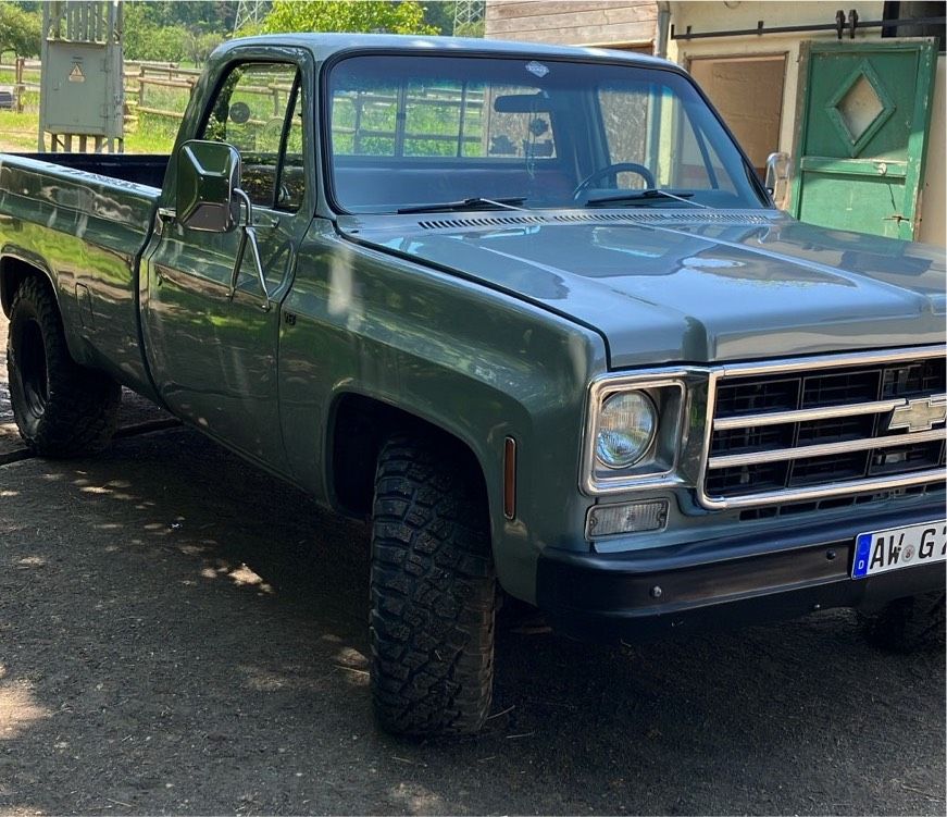 Chevrolet C20 5.7L V8 TüV in Sinzig