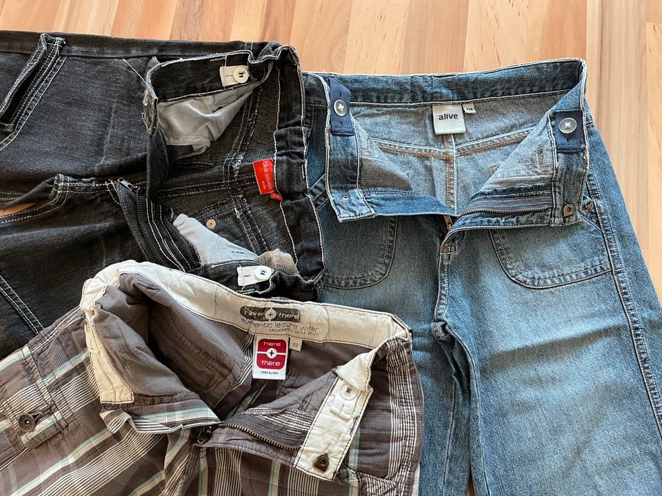3 x Hose Jeans Shorts Bermuda 4 x Shirts Größe 122-128 in Saarlouis