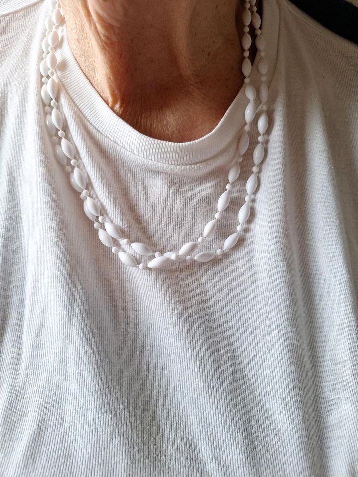 Halskette Schmuckkette Perlenkette in Dippoldiswalde