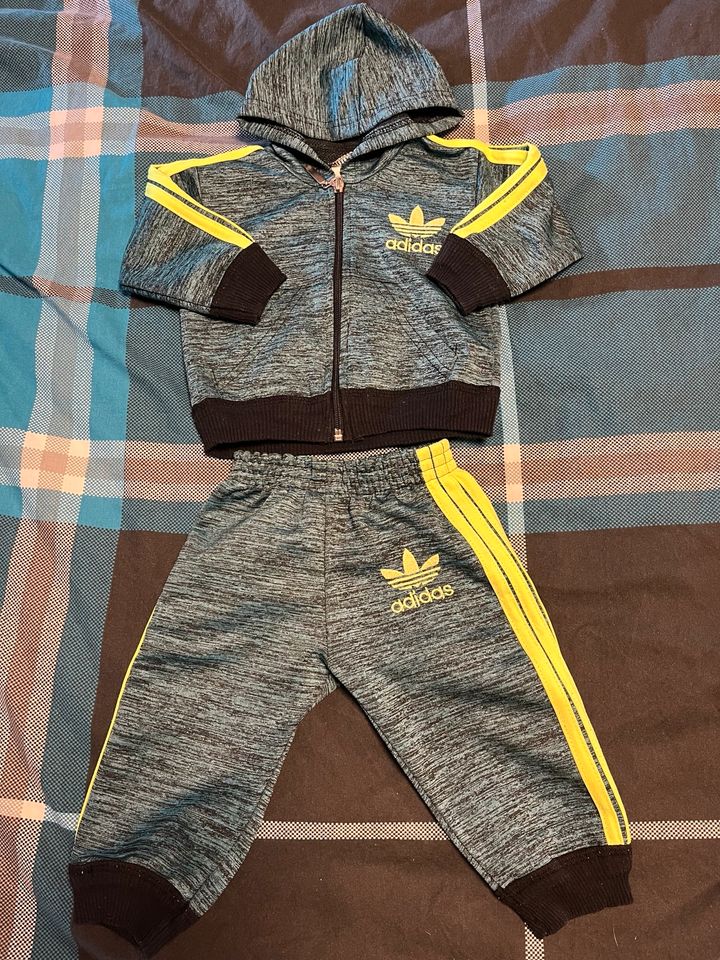 Adidas Jogginganzug in Weißensee