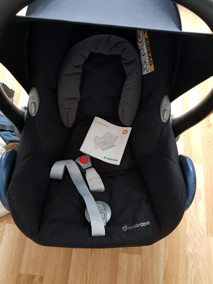 Maxi Cosi und Babytrage CabrioFix in Aichtal