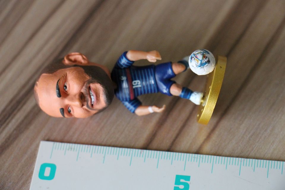 Karim Benzema 19 France Frankreich Nationalmannschaft Mini Figur in Weinheim