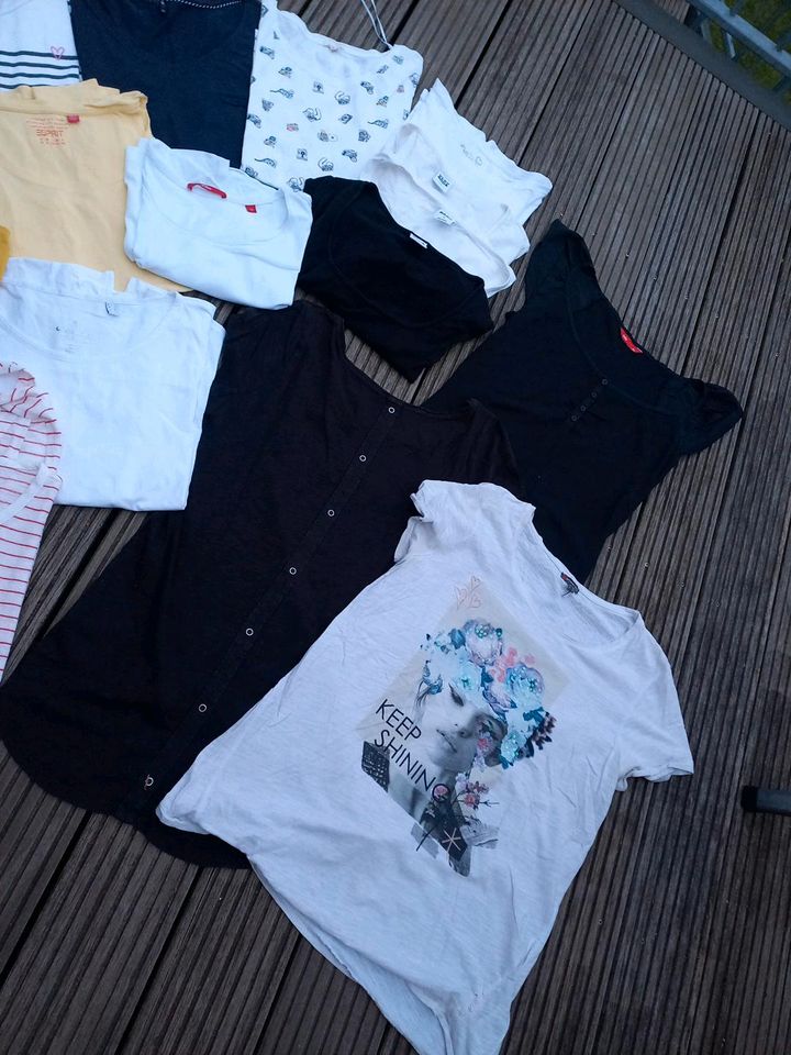 TShirt Paket  32 Teile - 20 Euro in Velen