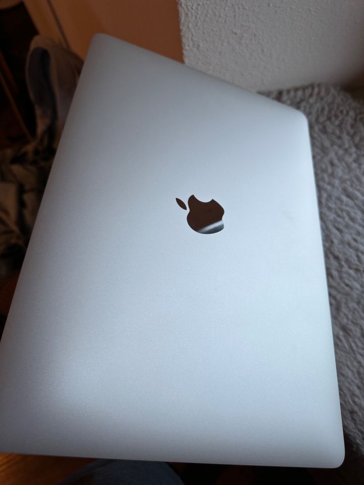 Apple Macbook Pro M1 2020 256gb in Rheinfelden (Baden)