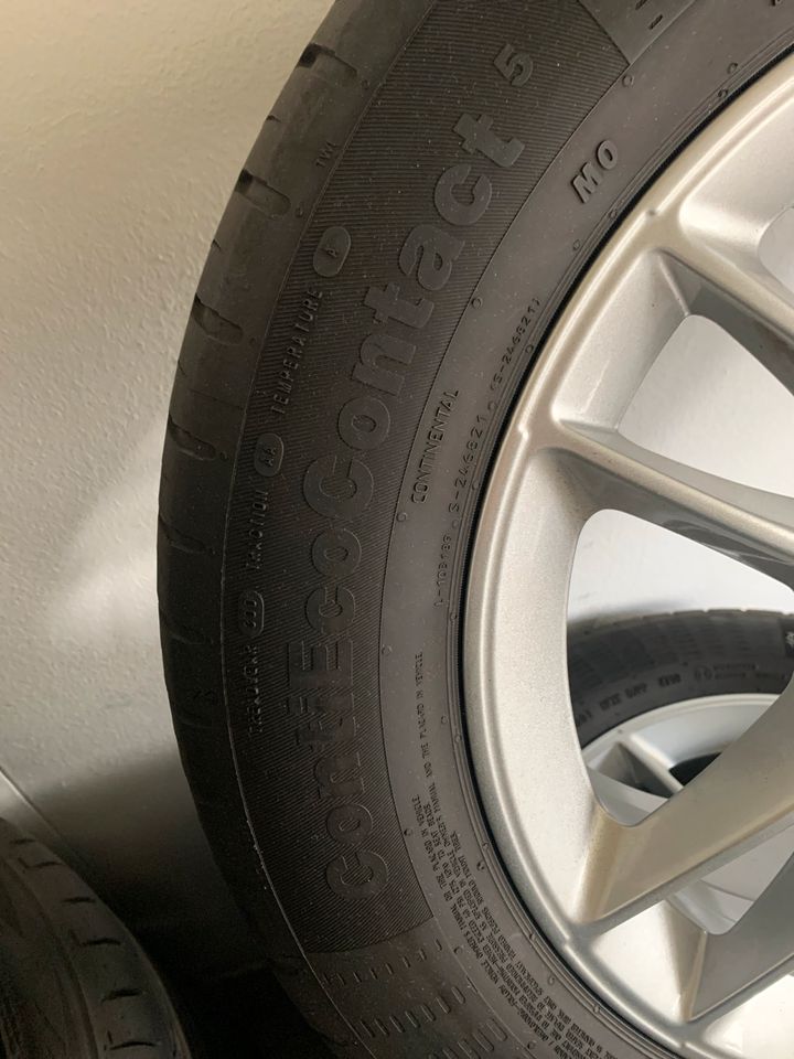 Mercedes W177 Aklasse Sommerreifen Alufelgen 205/60R16 Continenta in Schönaich