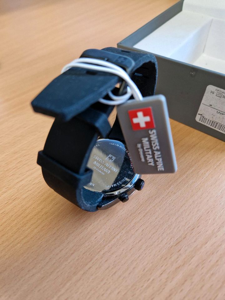 Swiss Alpine Military Herrenuhr Neu mit Etikett und OVP  Uhren in Langenselbold