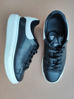 Alexander McQueen Sneaker Schwarz Gr 42 Hessen - Marburg Vorschau